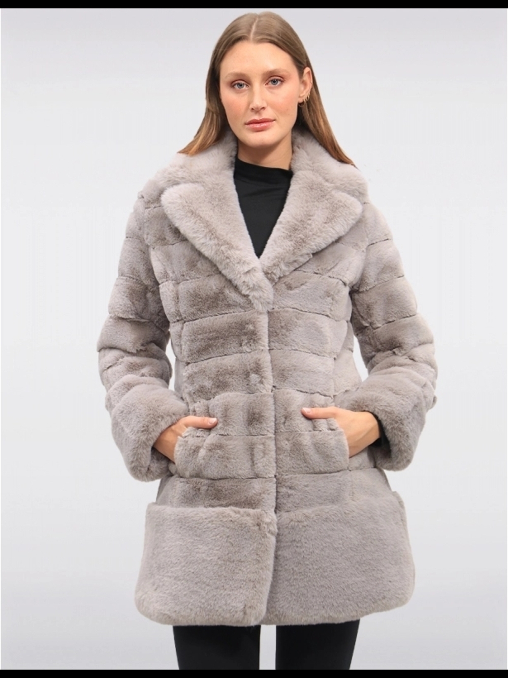 Women's Luxury Silver Gray Plush Faux Fur  Evening Coat. New.